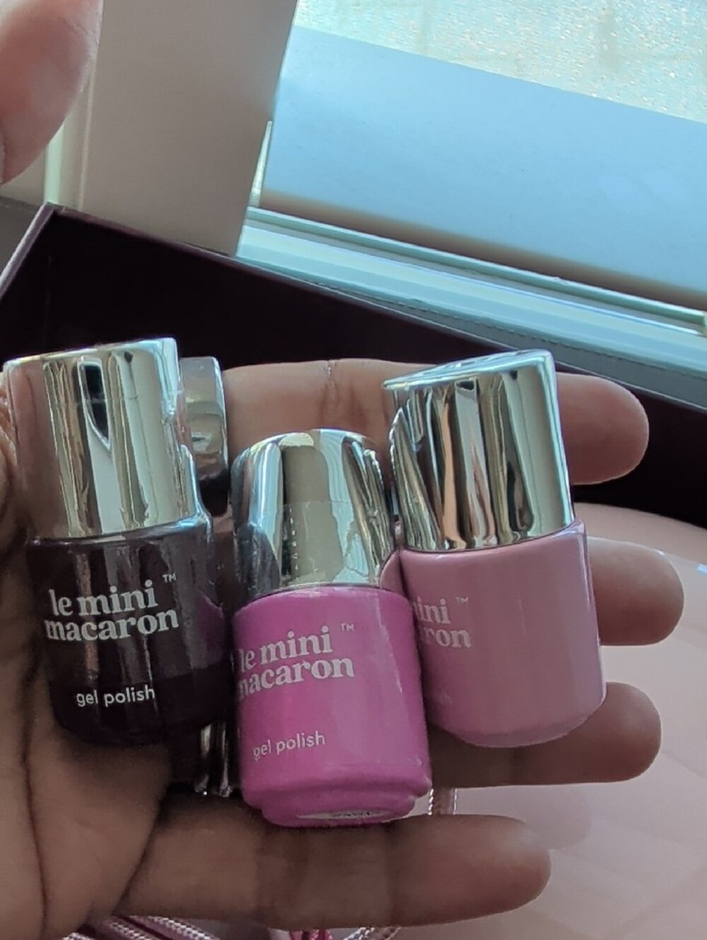 Le Mini Macaron Pink Deluxe Gel Manicure Kit - Picture 2 of 4